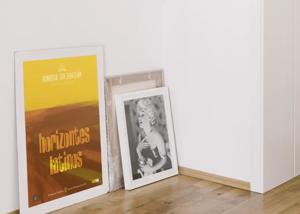 <h2>Premios y<br>menciones</h2>